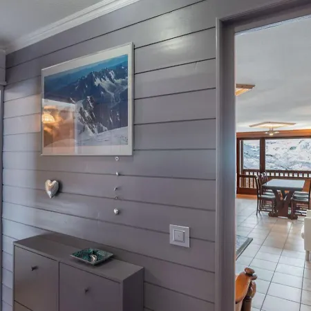 Apartment Charming 3br In Ski-in&ski-out- If You Want To Book, Please Contact On Wh-ats-app - 0034-605-434-371 !!!!